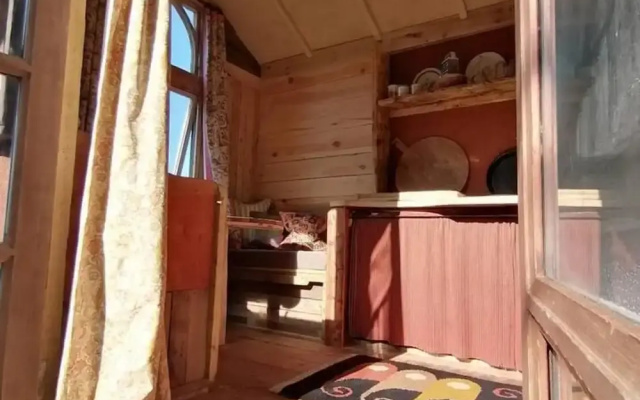 Totnes - Cabin - Sleeps 4 - Garden - Parking