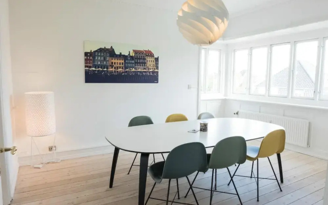 Nice 2-bed in Hellerup w Balcony