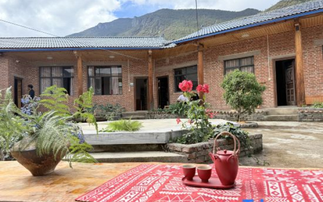 Golden Dream Maker Homestay at Haba Snow Mountain
