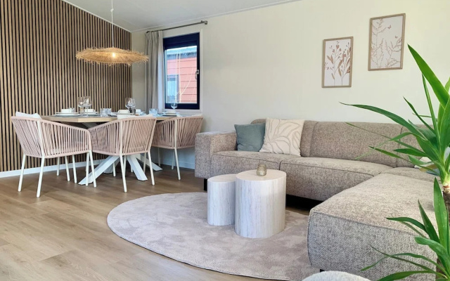 Chalet in Sint Maartenszee Near Sandy Beach
