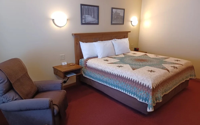 Northwoods Motel