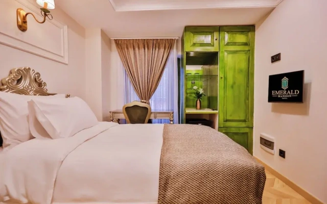 Emerald Mansion Hotel – Special Class