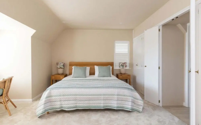 Coastal Comfort for 6 Felpham Beach