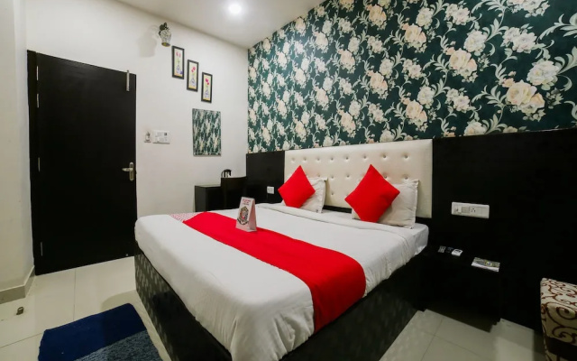 OYO 23295 Hotel The Rajfort