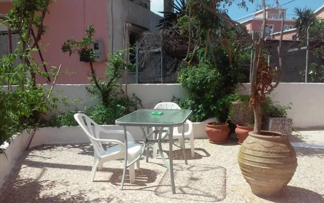 Loula's Apartments
