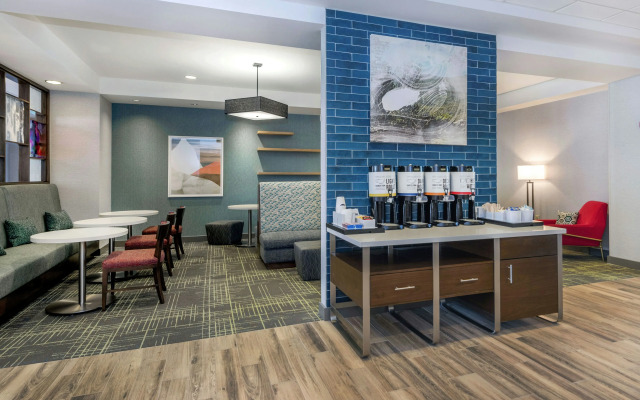 Hampton Inn & Suites Burlington, NC