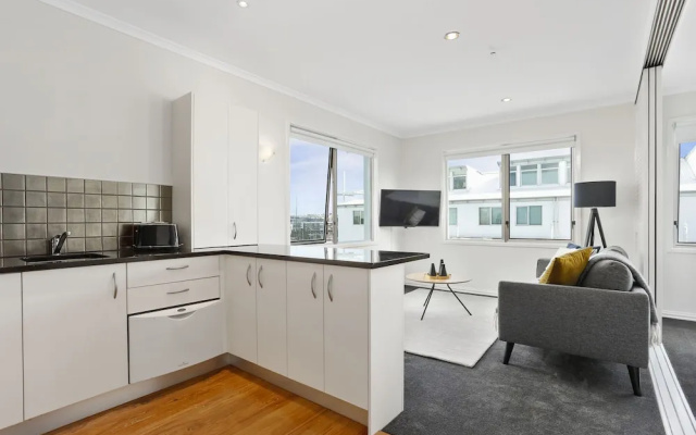 Newly Refurnished Stylish One Bedroom