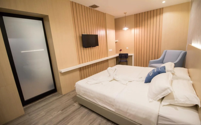 iO Hotel