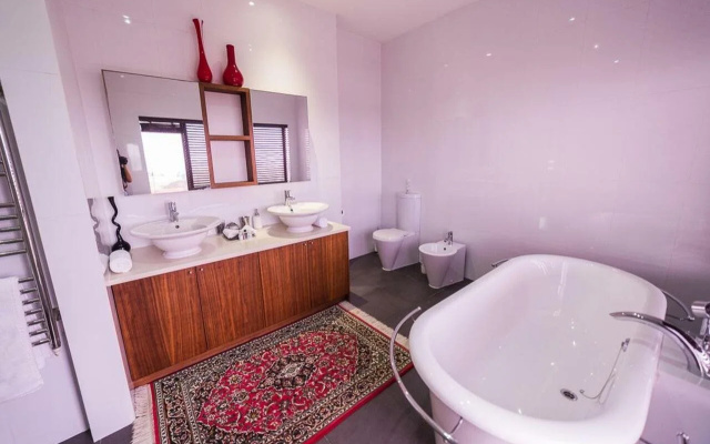 Atlantic Waves Guest House