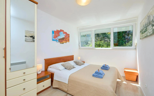 Apartment Promenada- 4pax with Parking