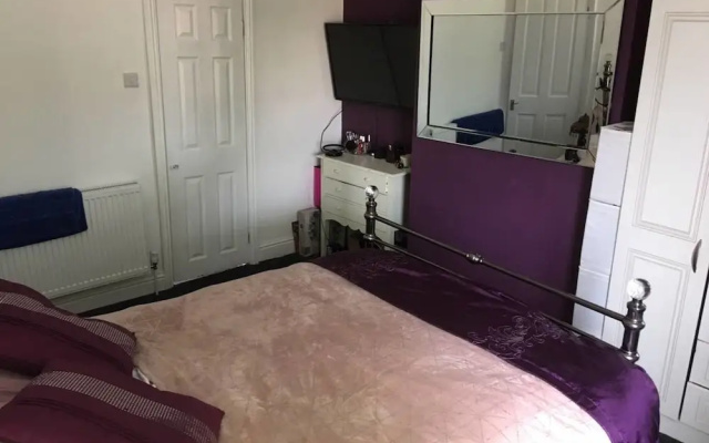 Darlington, Chuch End Town House With 2 Bedrooms