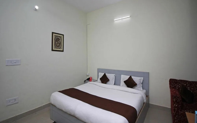 OYO Flagship 5175 Hotel Rama Blue Point