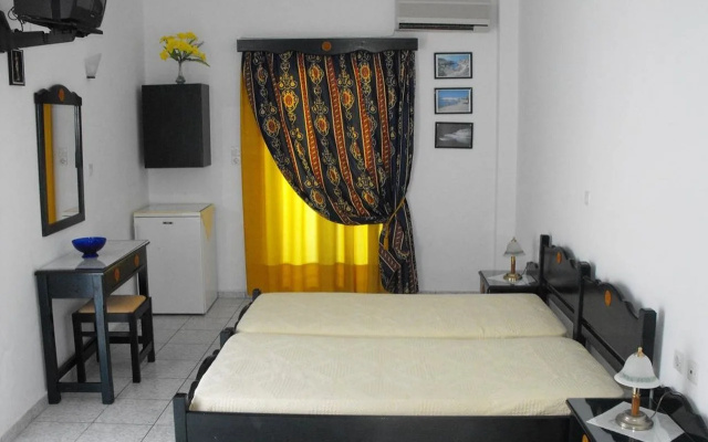 Anna Zisimos Rooms