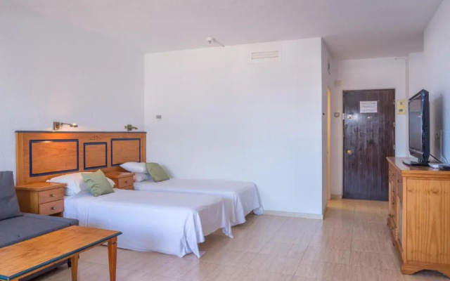 Pyr Aparthotel studio