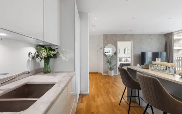 2 Bed-sleeps 4-balcony-family Friendly