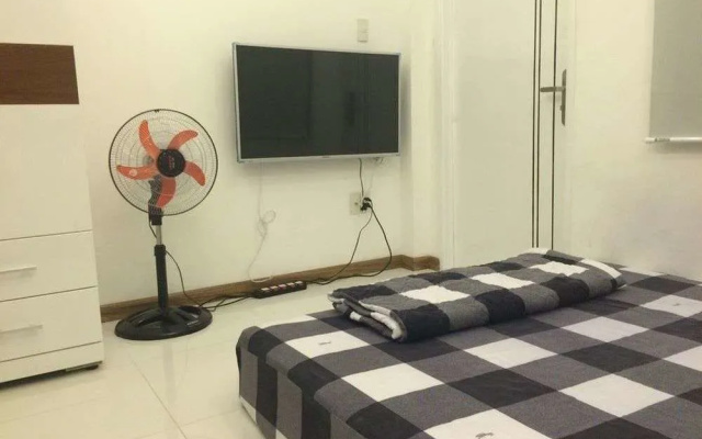 Smiley Apartment 7