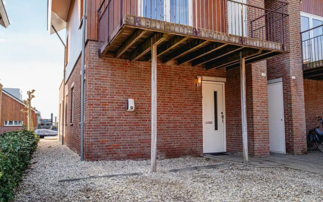 Waterside Escape With Easy Access