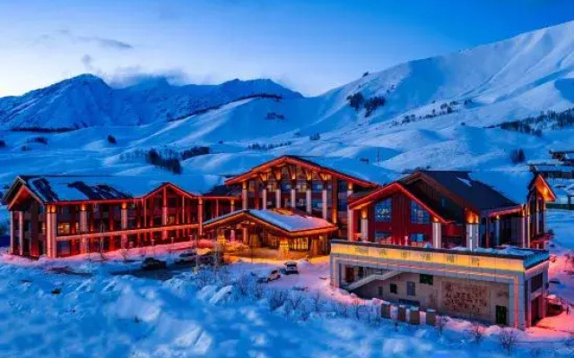 Oriental Snow Hotel