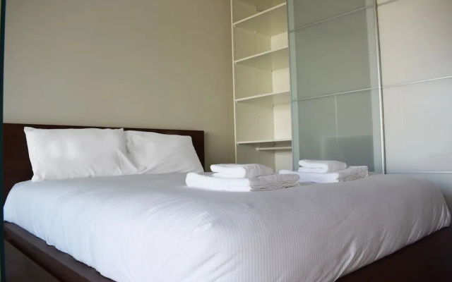 Modern Downtown Studio in High Rise