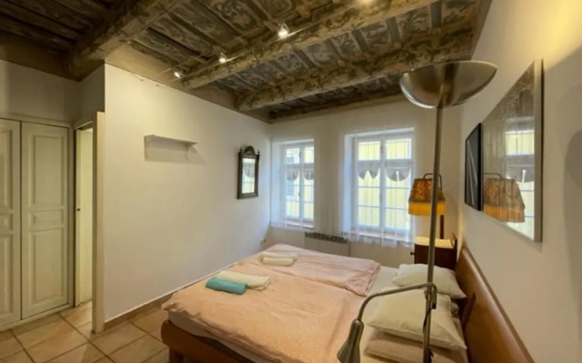 1 Bed Flat - Sleeps 4 - Balcony - Wifi