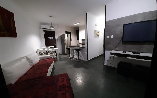 Apartamento Centro de Bertioga 100MTS da praia.