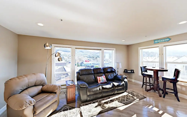 N Pacific Unit 47 - 2 Br Condo