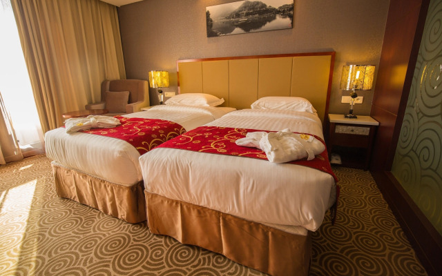 Huatian Chinagora Hotel