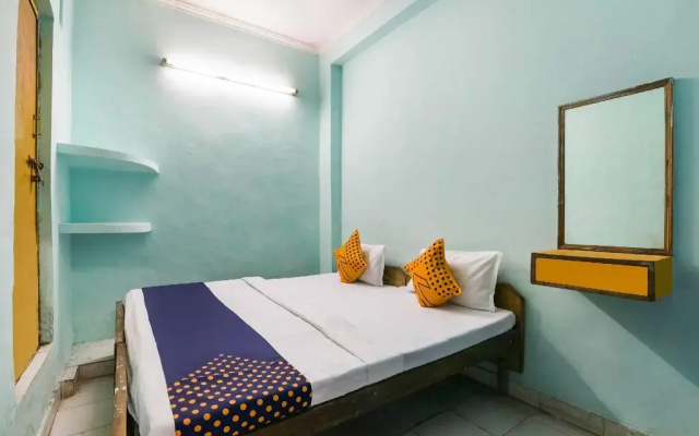 Hotel Snow White by OYO Rooms
