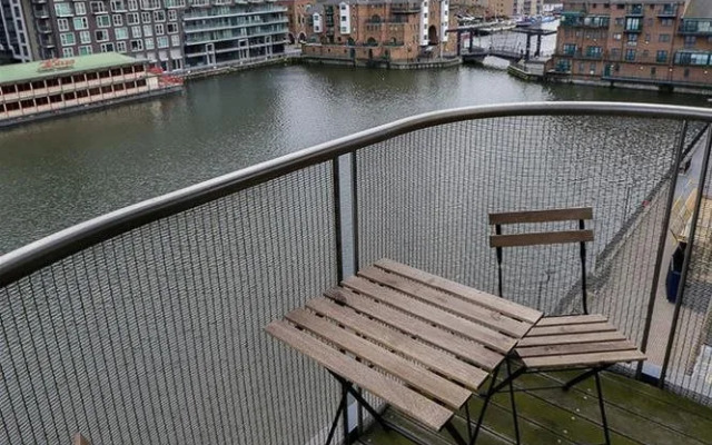 Rojen Apartments Canary Wharf