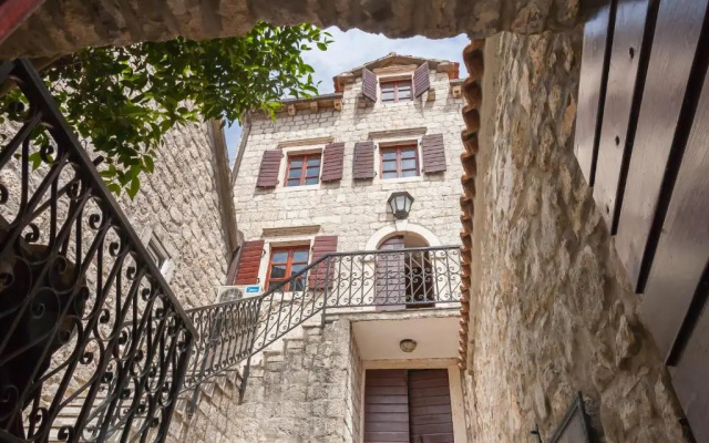 Villa & Apartments Perasto