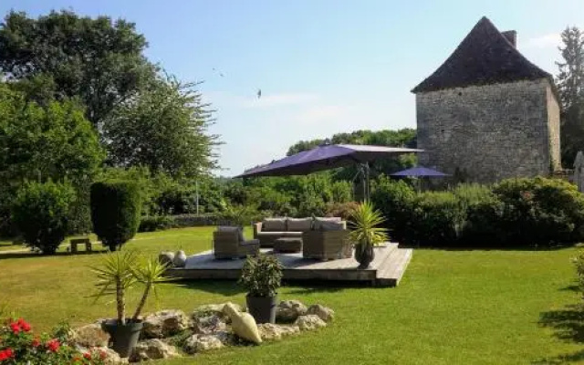 Le Grand Cedre