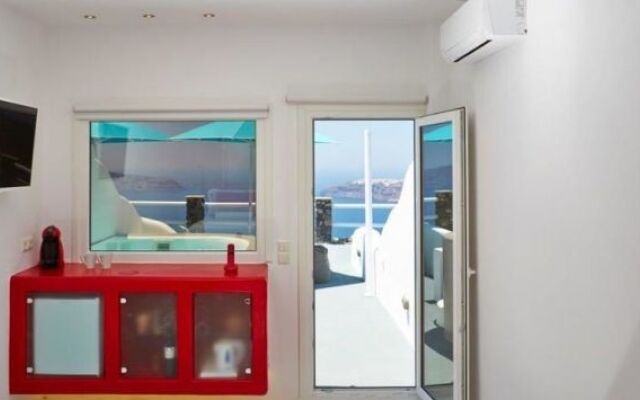 Adore Santorini