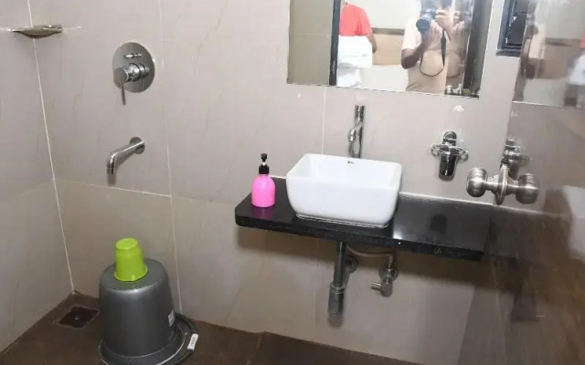Hotel Precious Pearl