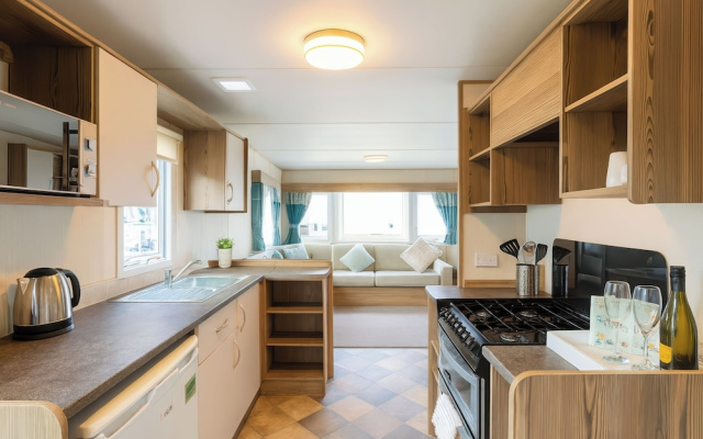 Marton Mere Holiday Village - 18682