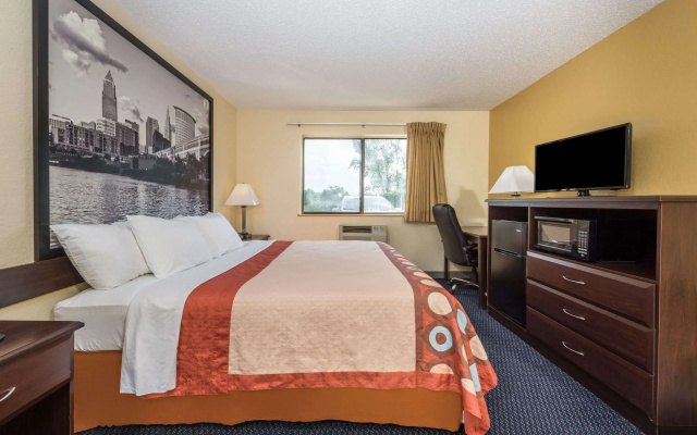Super 8 by Wyndham Franklin/Middletown Area