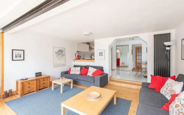 4guests-2br-privategarden-freeparking
