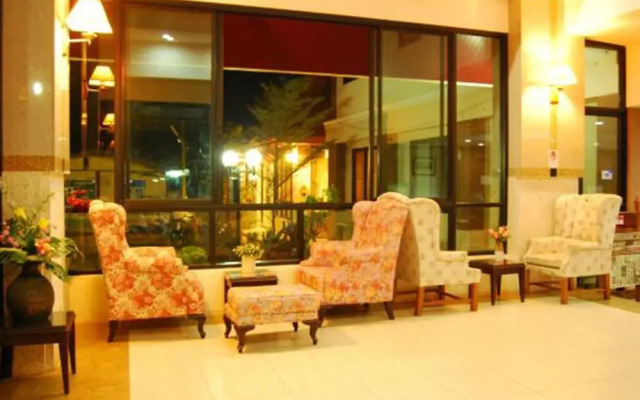 LJ the Emerald Hotel