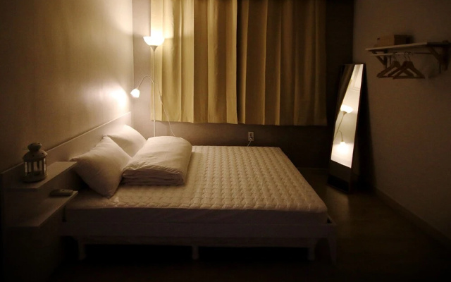 Flat Guest House - Hostel