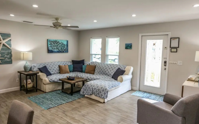 44 Fairview Blvd. - M