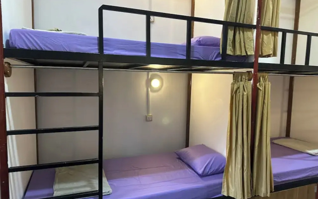 White Beach Hostel