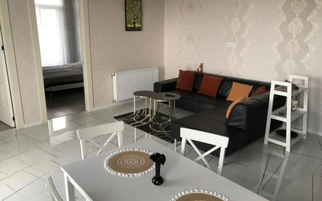 khatis apartment
