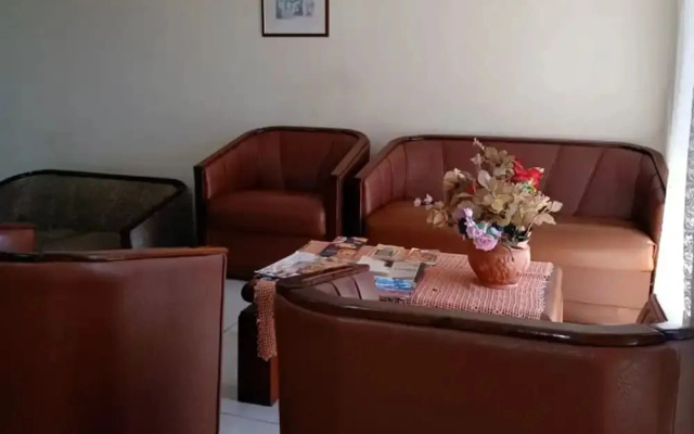 OYO Grande Hotel