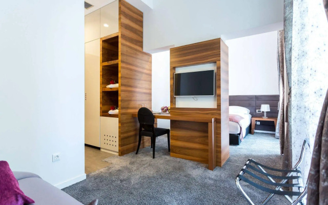 Starlight Luxury Rooms