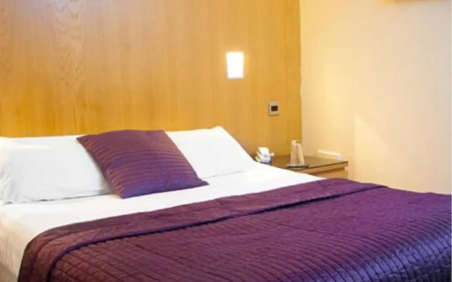 Rooms at 1703