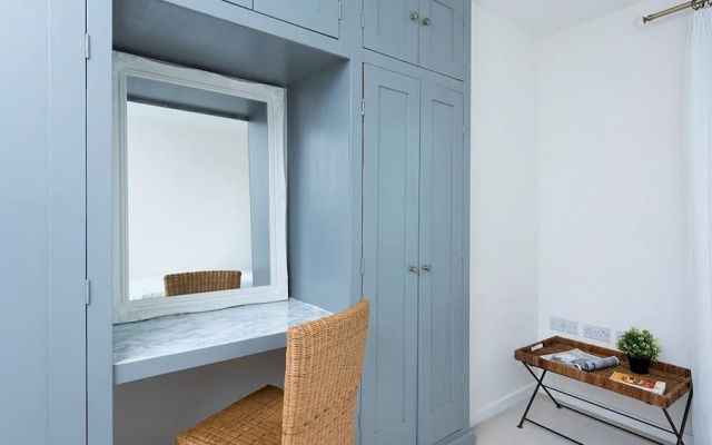 Contemporary 2br Apartment in East Putney