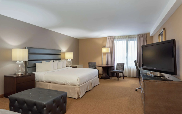 Doubletree by Hilton Bloomington - Minneapolis South