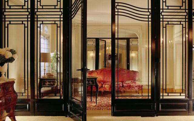 Hotel Plaza Athenee in Paris, France from 3083$, photos, reviews - zenhotels.com hotel front