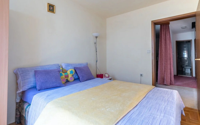 Modern Apartment in Okrug Gornji With Swimming Pool