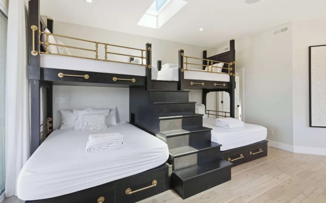 Luxury Mt. Adams Retreat Suites