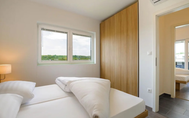 Apartment in Lutzmannsburg With Pool, Balcony, Parking